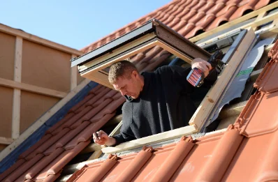 Pose de fenêtres de toit Velux à Cuignières